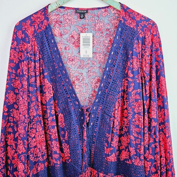 Torrid | Lace-Up Babydoll Tunic Top - Crinkle Gauze Floral Red/Navy 5X - Picture 4 of 10